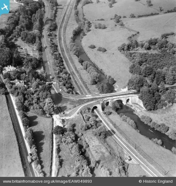 the-dundas-aqueduct-taking-the-kennet-and-avon-canal-over-the-railway-and-the-river-avon-monkton-combe-1953-eaw049893
