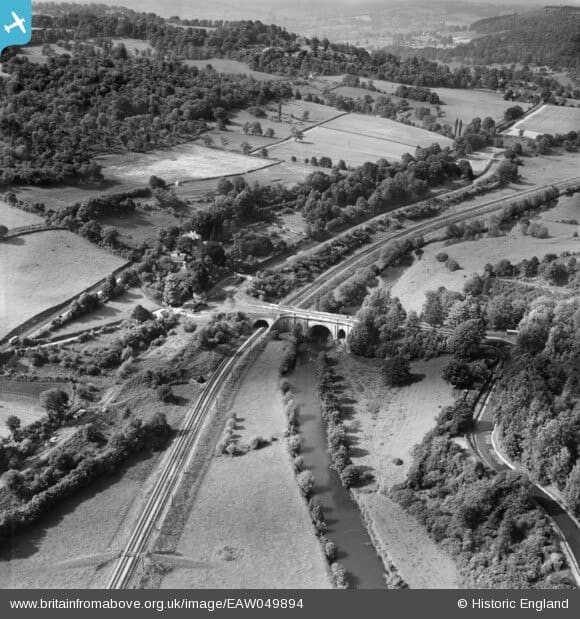 the-dundas-aqueduct-taking-the-kennet-and-avon-canal-over-the-railway-and-the-river-avon-monkton-combe-1953-eaw049894