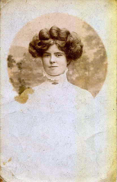 ada-elizabeth-moody-1884-1927-lived-at-1-fords-place-on-combe-down