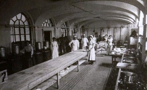 prior-park-kitchens-early-1900s