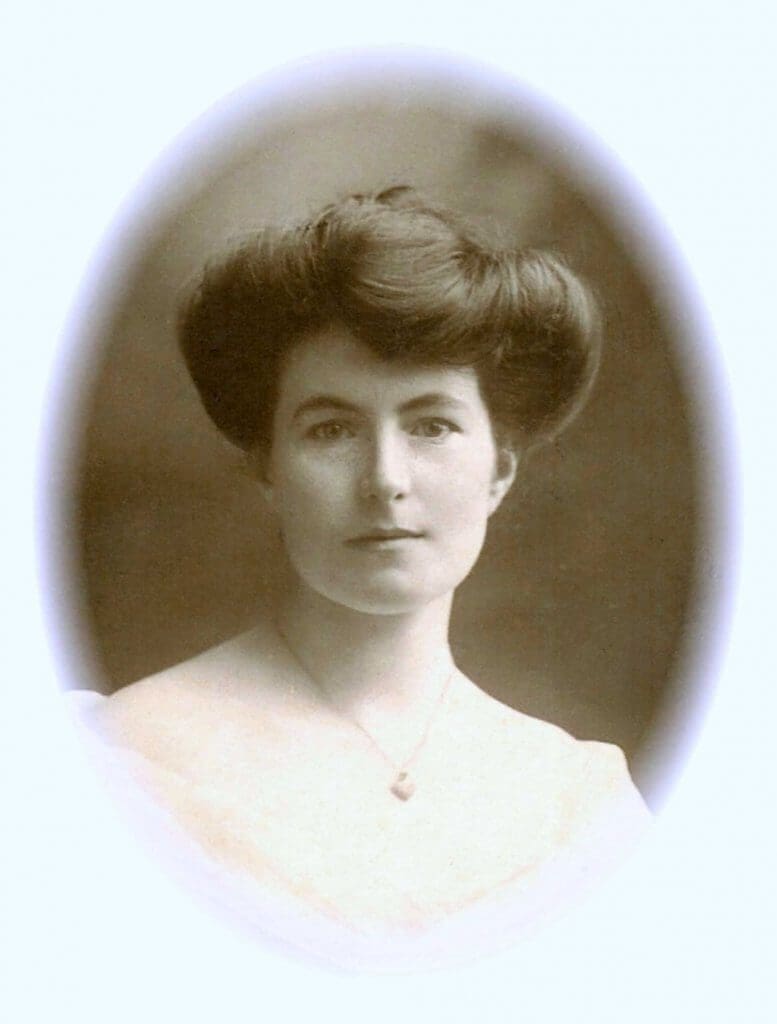 Audrey Gurney Richardson (Shelford) (1886 - 1979 a daughter of Rev Alfred Richardson (1853 - 1925), 