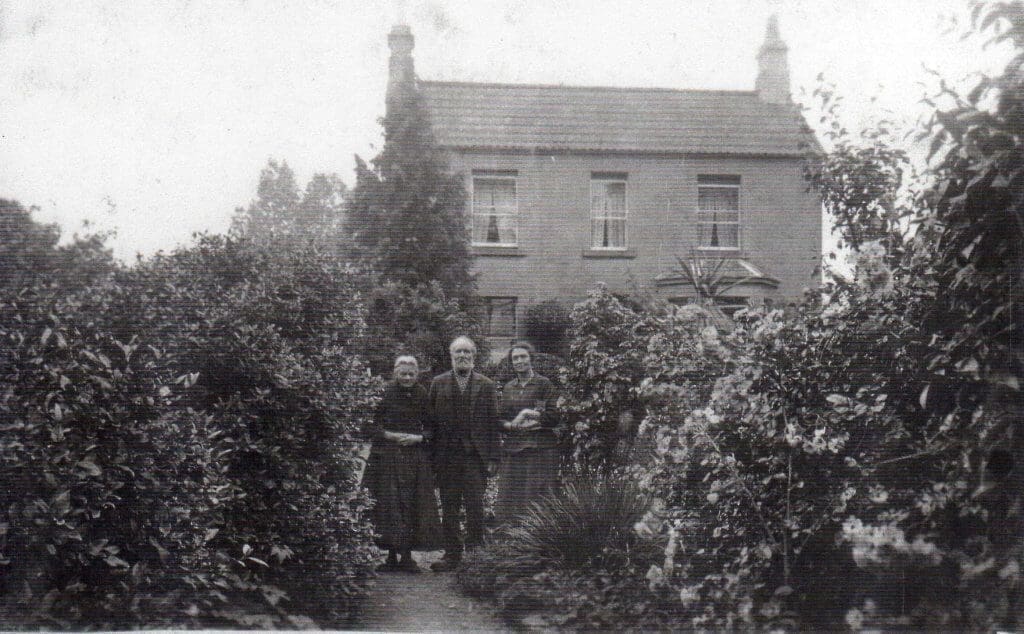 Daniel Prescott (1851 - 1932) and his wife Emma Haines (1847 - 1929) and Elizabeth Maria Prescott