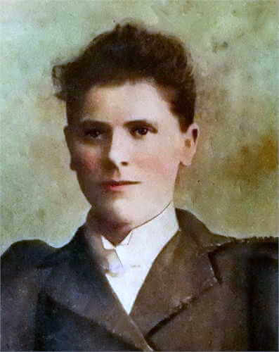 Sarah Spanswick (Shewring) (1874 - 1957) lived at 9 Mount Pleasant