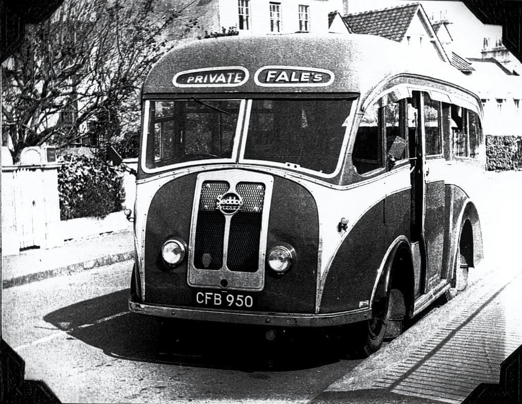 Fales bus on The Avenue, 1950s