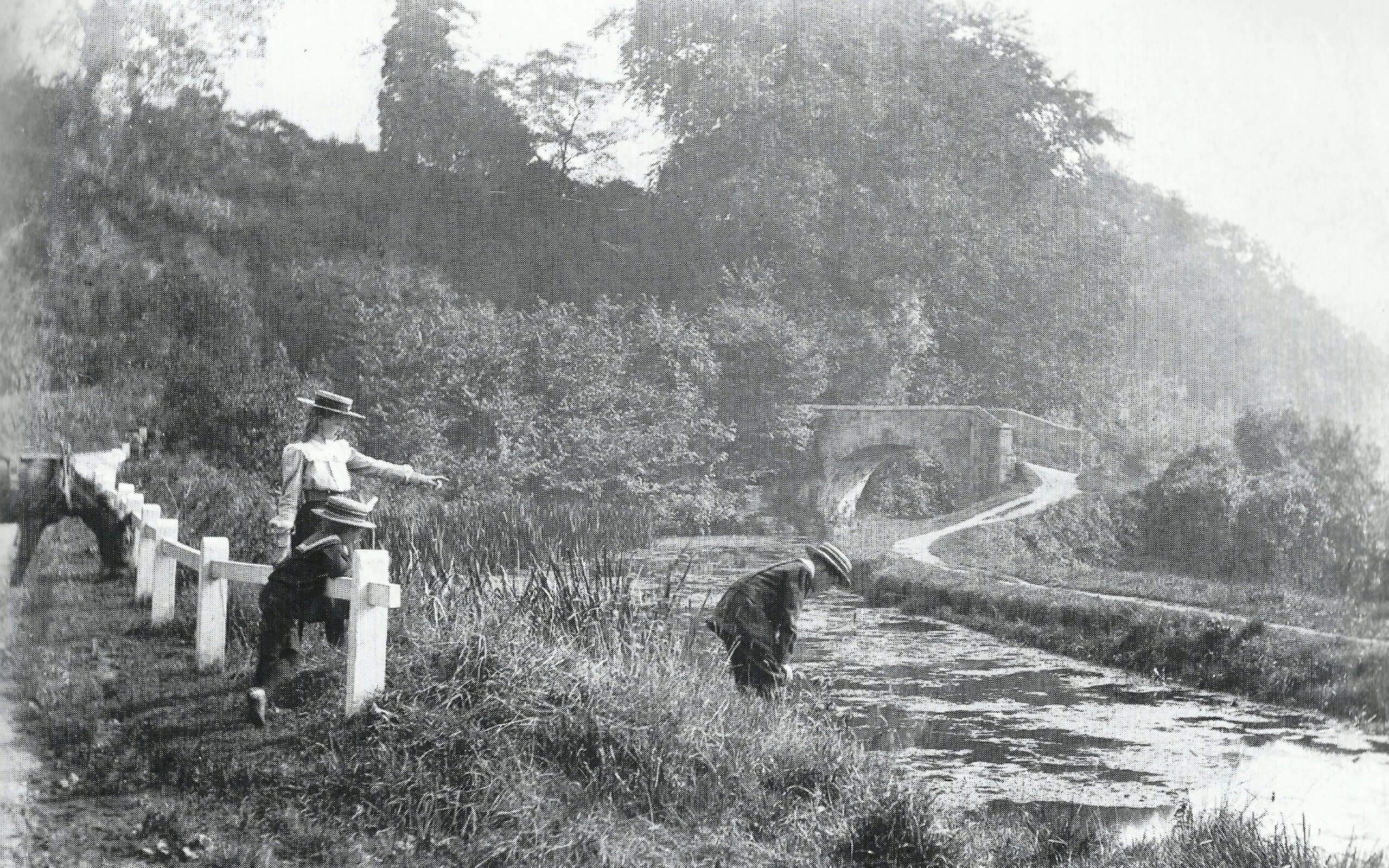 Tucking Mill bridge with children about 1904