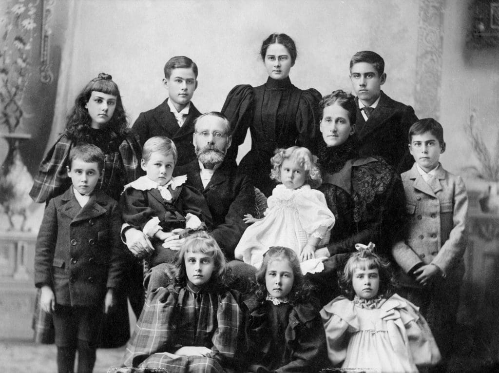 Victorian family 1024x765